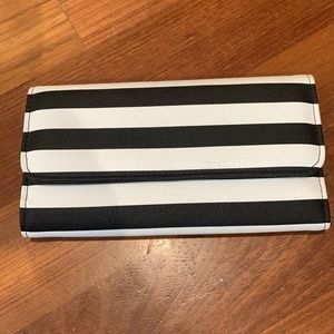 NEW Kut From the Kloth wallet